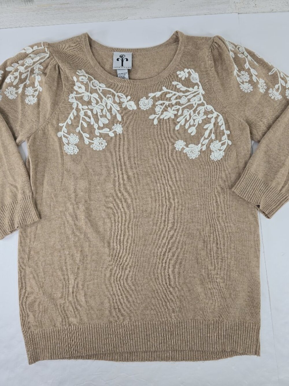 Rain + Rose Long Sleeve Tan Floral Embroidered Sweater WOMEN'S Size Medium *EUC*
